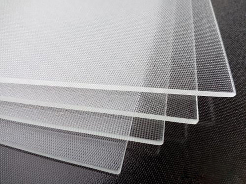 全球光伏市場景氣向上，助力玻璃龍頭穩(wěn)健增長！